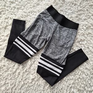 Bombshell Sportswear Gray & Black Striped Leggings – XS